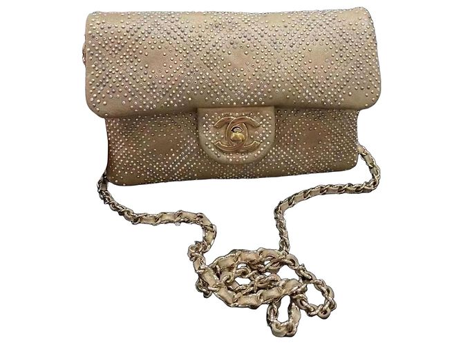 Chanel Bolsa de Aba em Couro Dourado e Strass