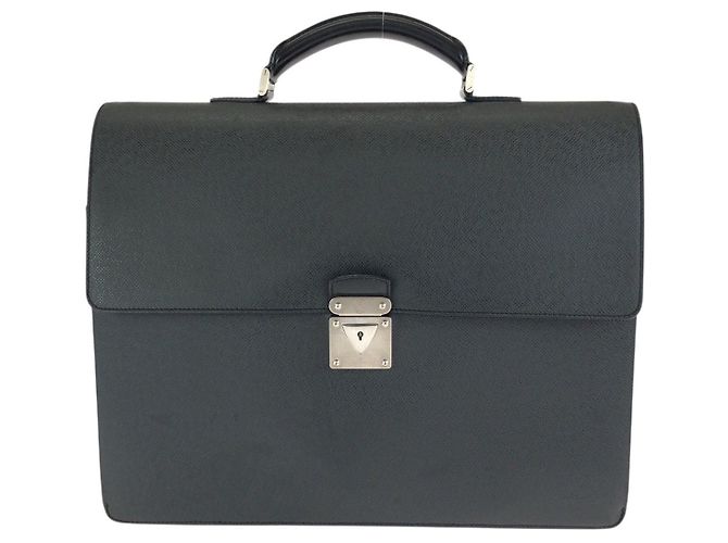 Mallette en cuir Taiga Louis Vuitton Noir