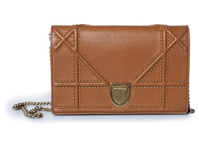 Christian Dior Dior, mini borsa a tracolla Diorama con borchie Marrone D'oro 