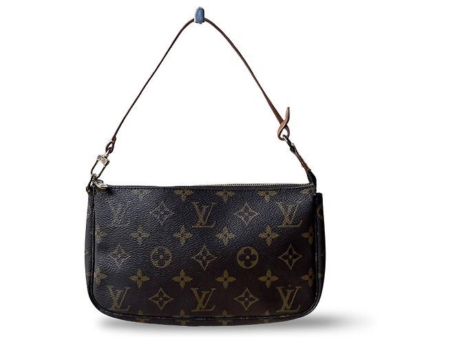 Louis Vuitton Pochette D'oro