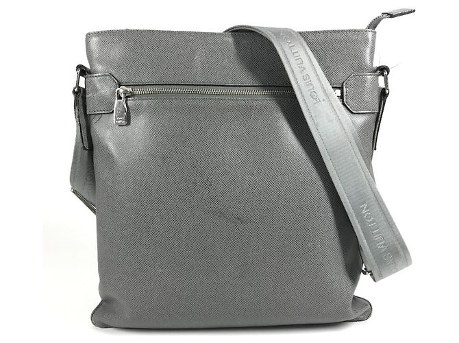 Sac Louis Vuitton Taiga Sasha Marron