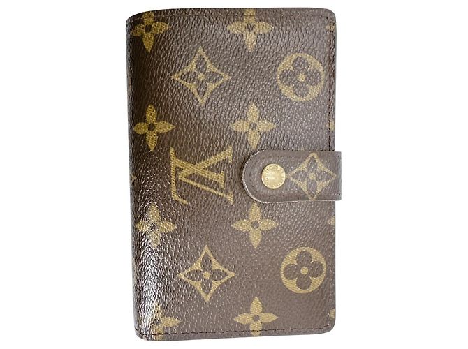 Louis Vuitton Bi-fold Wallet in Monogram Brown