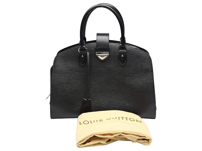 Bolsa Louis Vuitton Pont Neuf GM Preto