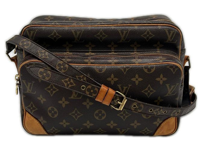 Bolsa de Ombro Louis Vuitton Monogram Nile Marrom Bege Monograma