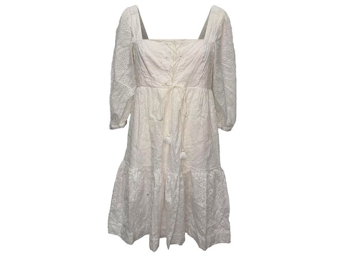 Vestido curto de camadas com ilhós Vilshenko em algodão branco