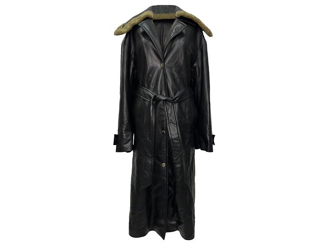 Nanushka Button-Down Gürtelmantel aus schwarzem Kunstleder