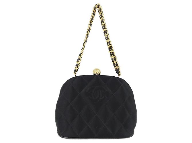 Sac à main en satin noir Chanel