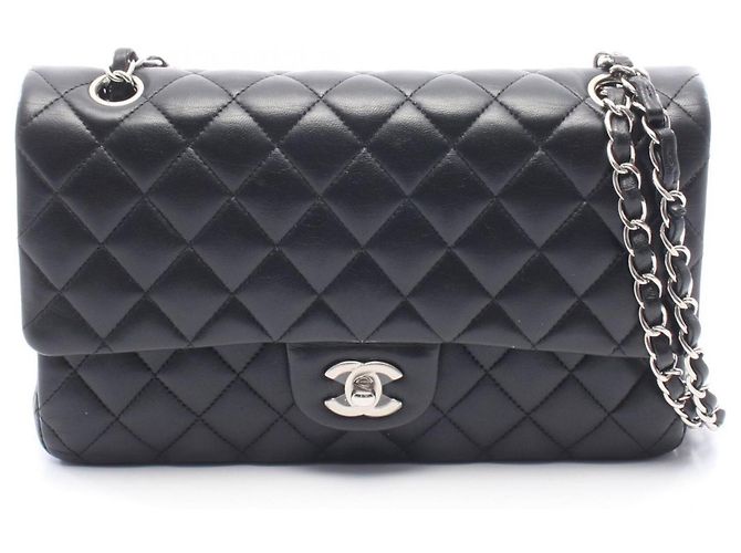 Timeless Borsa a tracolla Chanel Matelassé Double Flap Nero