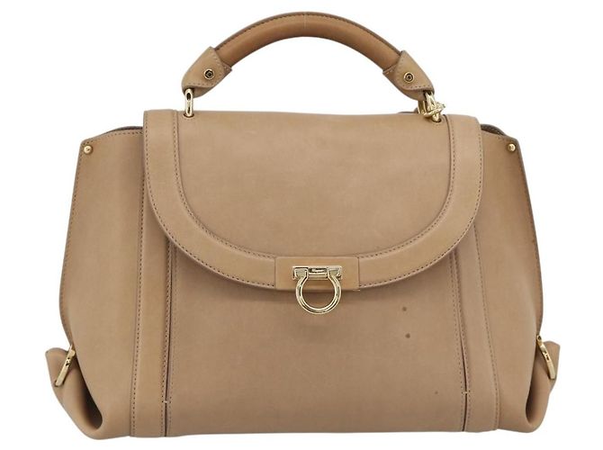 Salvatore Ferragamo Sofia Rainbow Saddle Leather Medium Bege