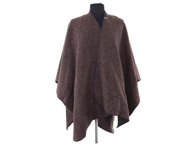 Roseanna Braune Cape