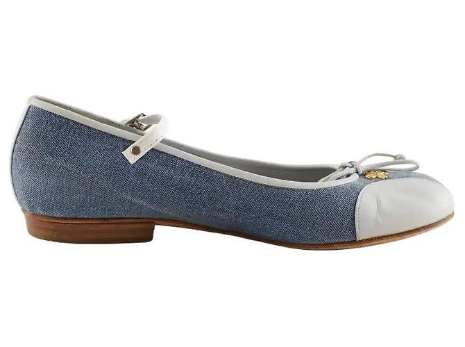 Chanel Sapatilhas azuis Azul