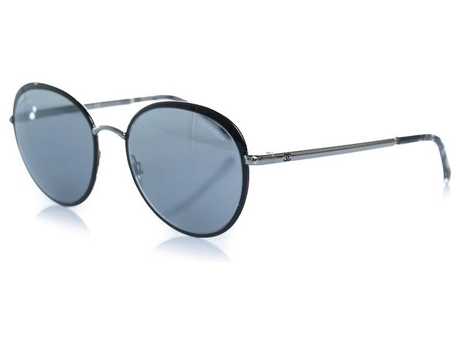 Chanel, gafas de sol redondas de espejo en negro