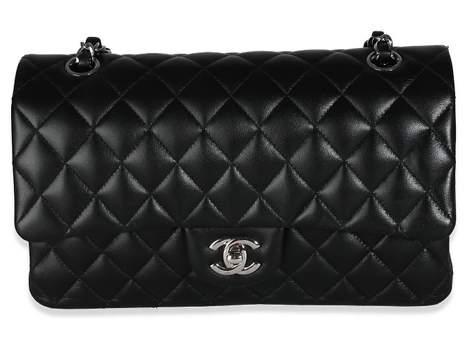 Timeless Chanel Black Quilted Lambskin Medium Classic Double Flap Tasche Schwarz