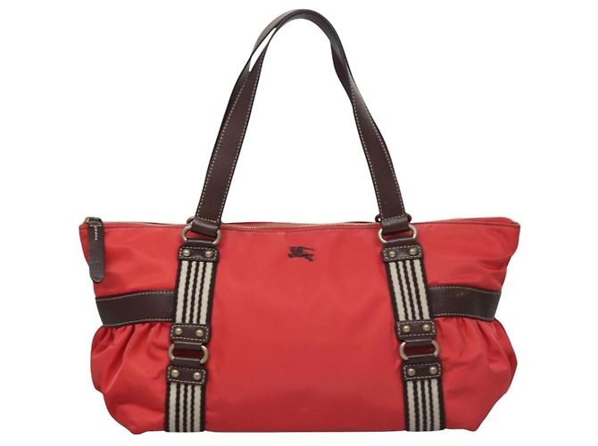 Burberry Blue Label Nylon Roja
