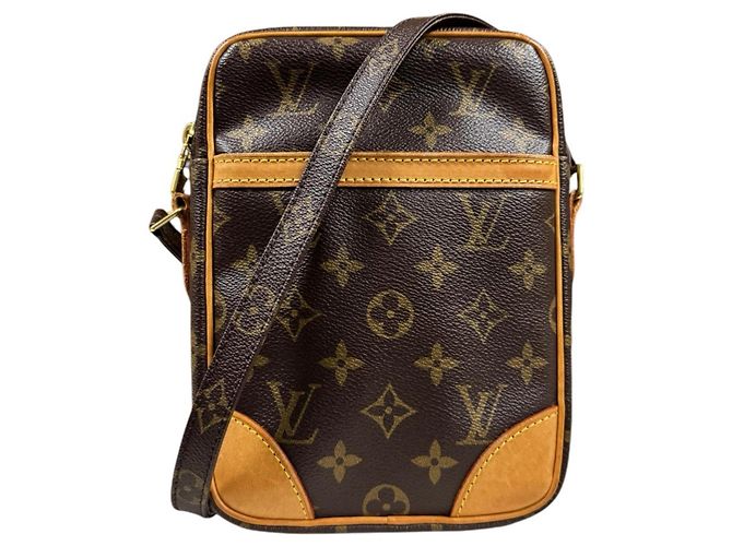 Bolso de Hombro Louis Vuitton Danube Monogram Castaño