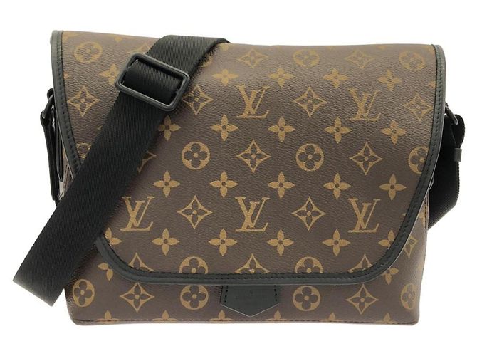 Bolsa Messenger Magnética Louis Vuitton Monogram Macassar Marrom