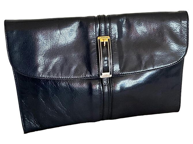 Lancel Clutch aus dunkelblauem Lackleder