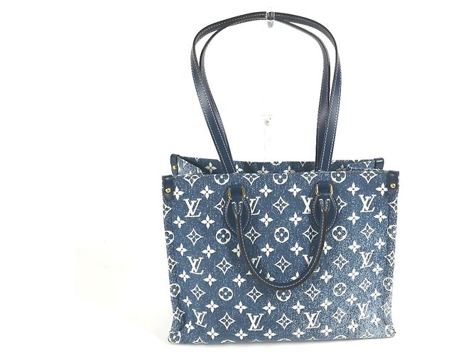 Bolsa Louis Vuitton Monogram Denim Jacquard On the Go MM Branco Azul