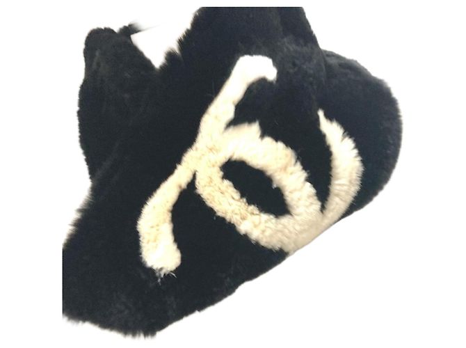 CHANEL Dekacoco CC Coco Mark Tippet Scarf para Mujer Negro Blanco