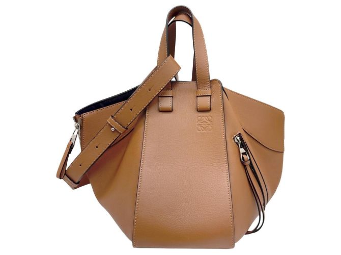 Bolsa de ombro Loewe Hammock Small em couro de bezerro marrom