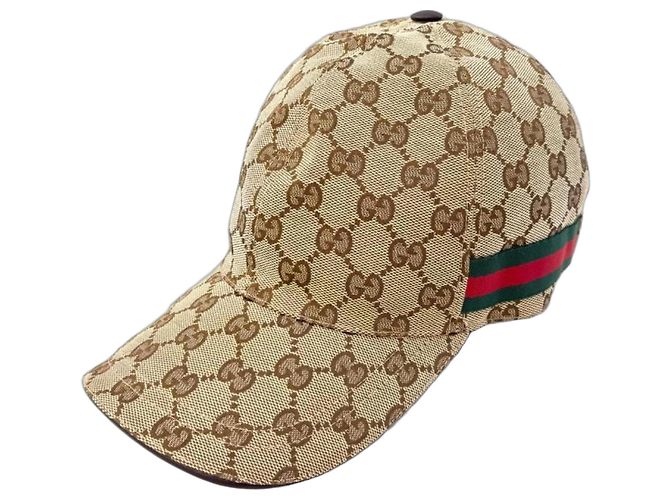 Boné de base Gucci GG Canvas Marrom