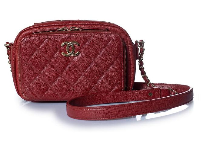 Camera Chanel, case de câmera business affinity em couro vermelho