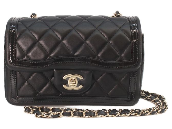 Chanel AS4288 Matelassé Shoulder Bag Preto