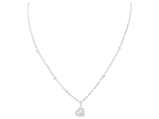 Collar Messika, « Joy Taille Cœur » en oro blanco y diamantes.