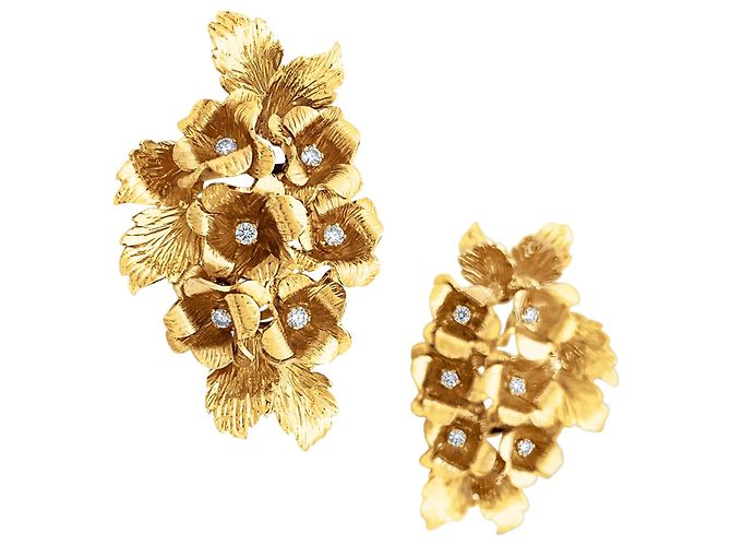 Autre Marque Orecchini "Fleurs", oro giallo e diamanti.