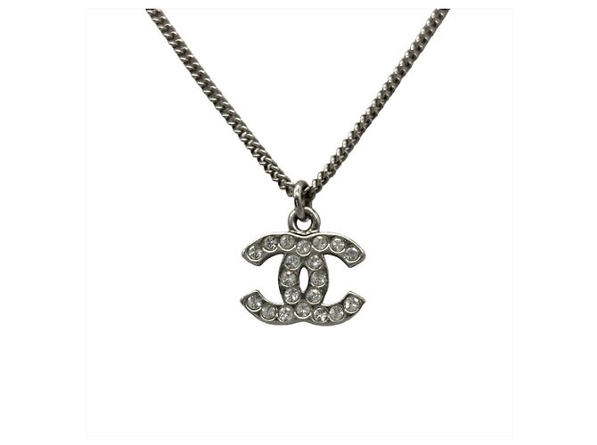Colar Chanel Coco Mark em strass