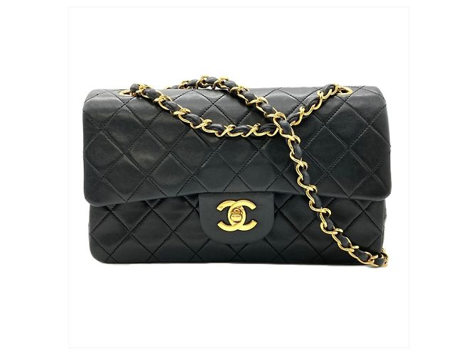 Borsa a tracolla Chanel Matelassé 23 Nero