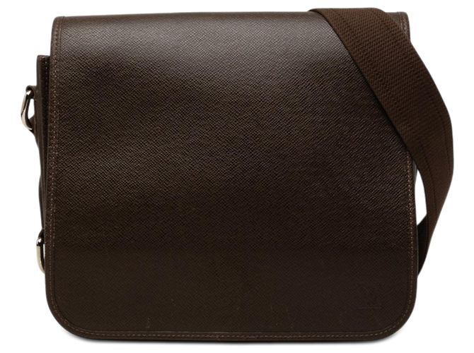 Louis Vuitton Marron Taiga Andrei Marron foncé
