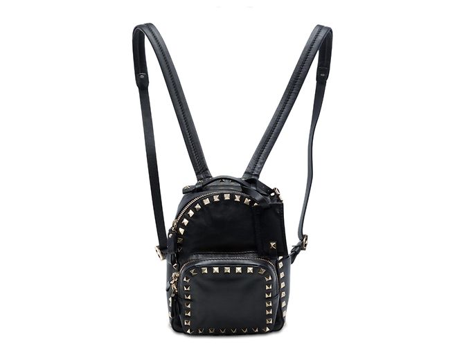 Mochila Mini de Cuero Rockstud Negra Valentino Negro