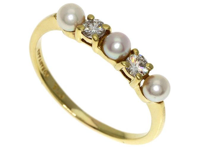 Anello Tiffany & Co. in diamante e perla