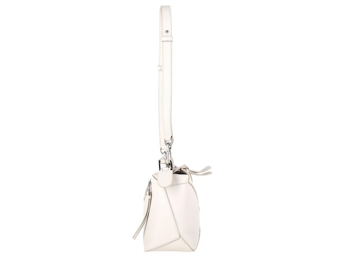 Loewe Puzzle Small Bag aus weißem Kalbsleder Roh