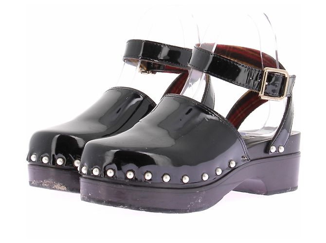 Chanel Clogs aus schwarzem Leder Größe 37