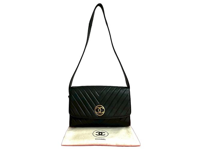 Borsa a tracolla Chanel in agnello Nero