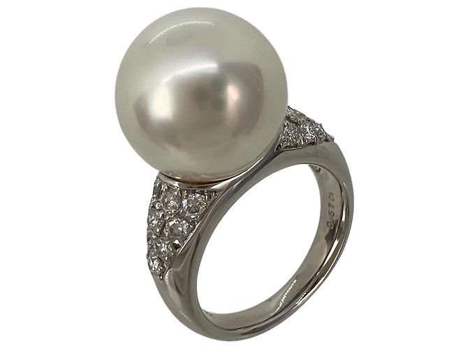 Autre Marque Weißer Südseeperlen-Ring aus Pt950 Platin und Diamanten Silber
