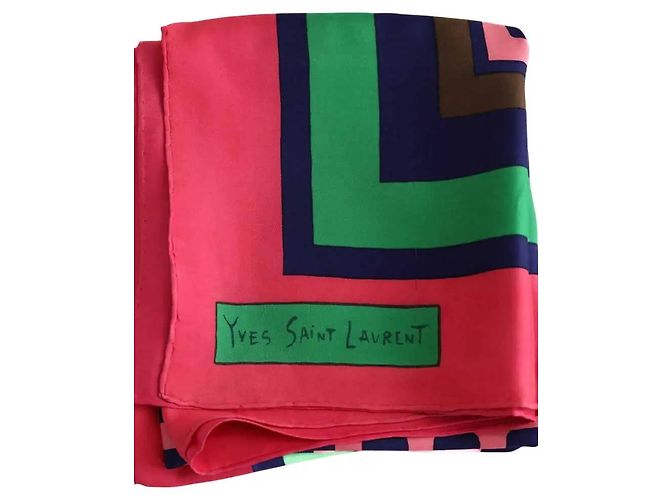 Carré in seta rosa Yves Saint Laurent