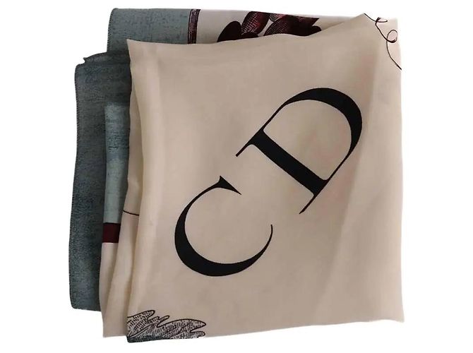 Dior Carré beige