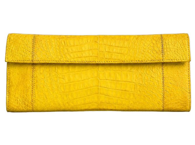 Nancy Gonzalez Clutch de crocodilo amarelo