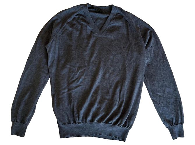 Prada V-Ausschnitt Pullover Grau 