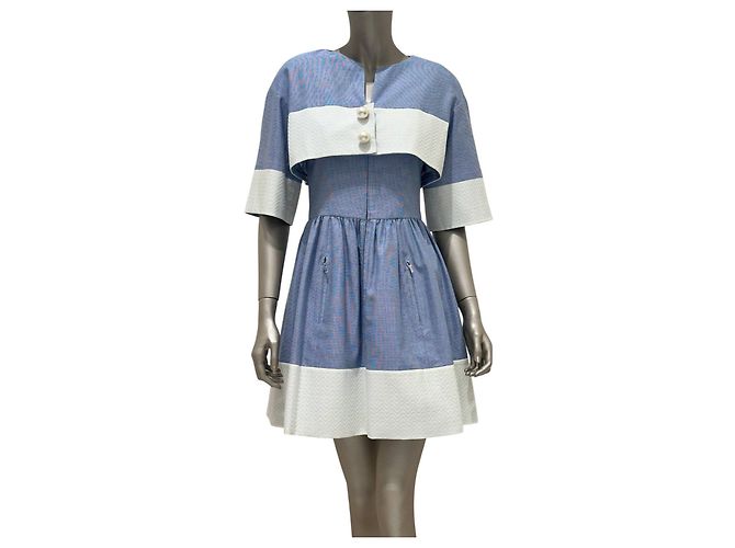 Timeless Chanel Blaues Kleid mit Cape – Spring 2013 Kollektion – Sz. 36 Gebraucht