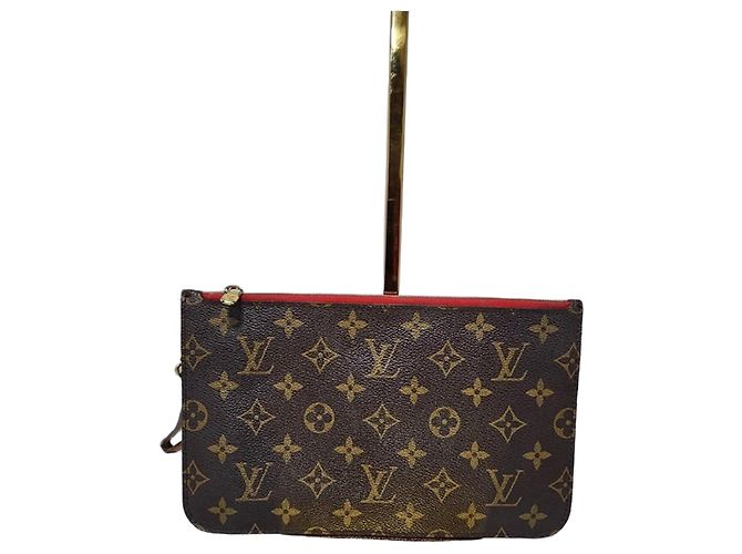 LOUIS VUITTON Monogram Neverfull MM Wristlet Brown