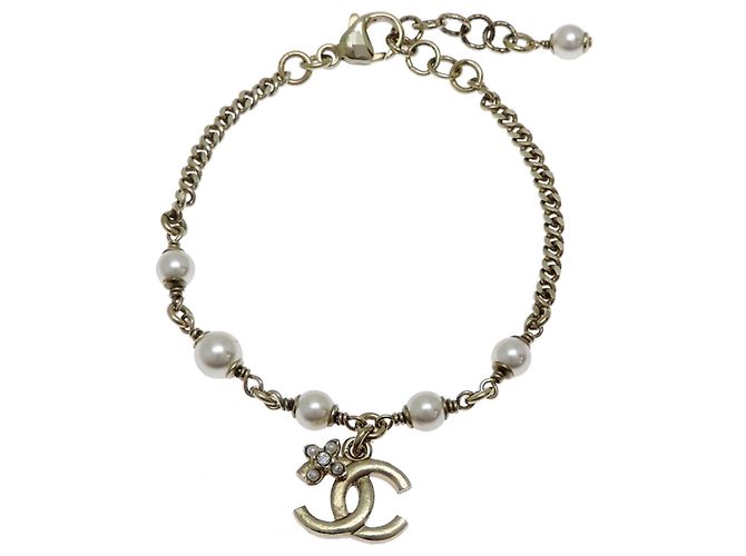 Pulsera charm Coco Mark de Chanel en perlas sintéticas