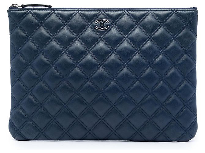 Chanel Blue Medium Quilted Lambskin Double Stitch O Case Clutch Blau Marineblau