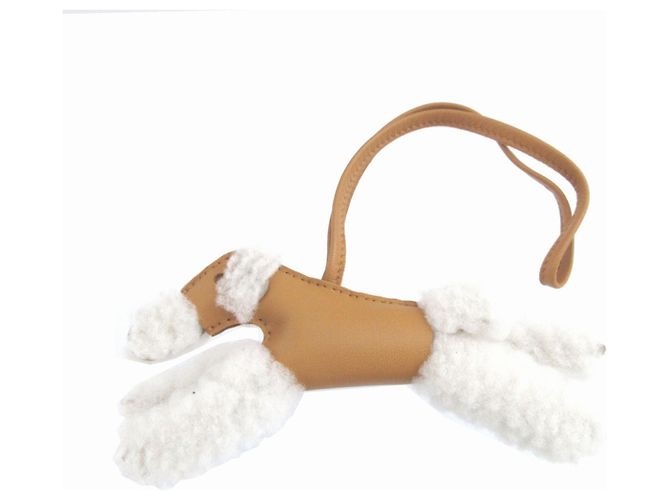 Hermès Chaveiro Hermes Buddy U Charm Marrom
