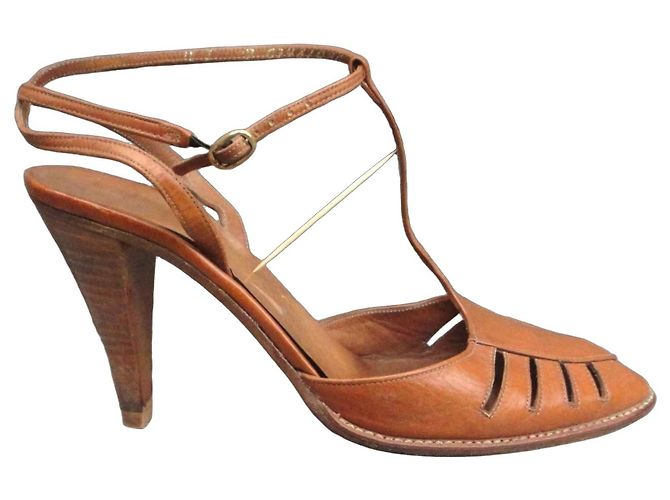 Charles Jourdan Vintage-Sandaletten mit Absatz Braun