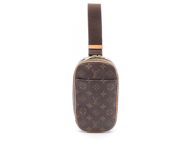 Pochette Gange Monogram Louis Vuitton Cintura Castaño Monograma