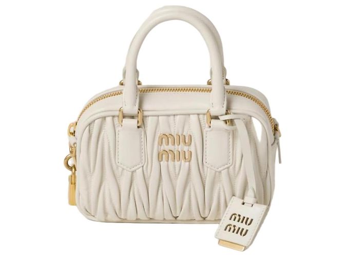 Miu Miu Bolsa de Ombro Matelassé em Couro Branco